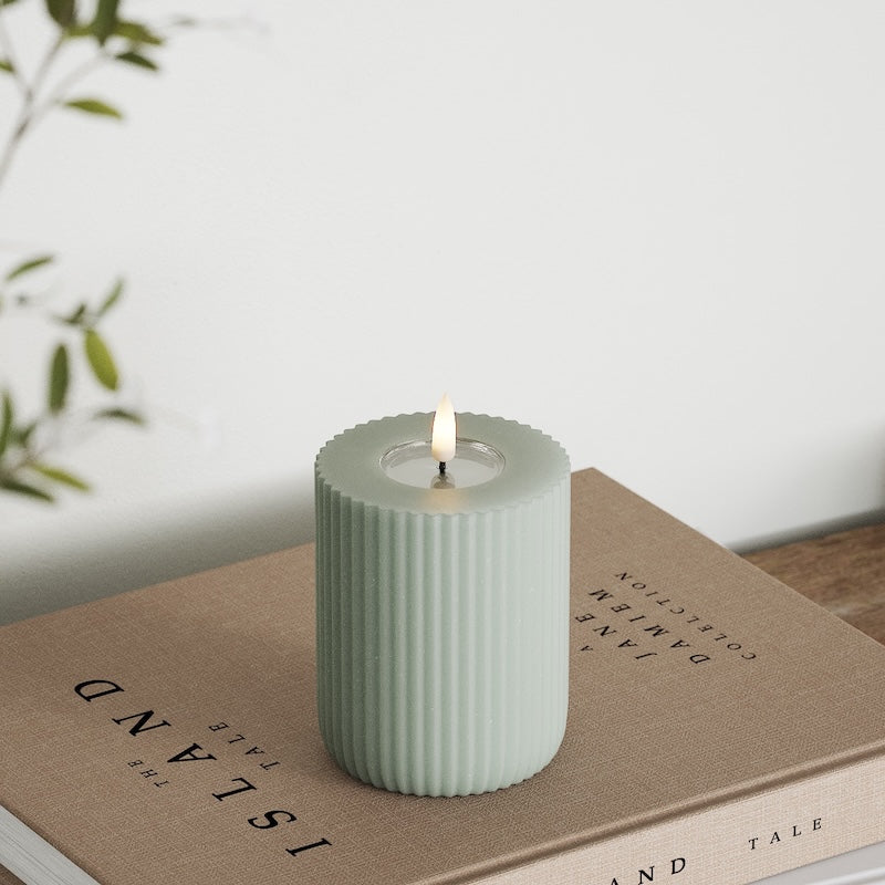 Deluxe Homeart Solid Stripe LED Blockljus Ø 8 X 10 Cm Salviagrön