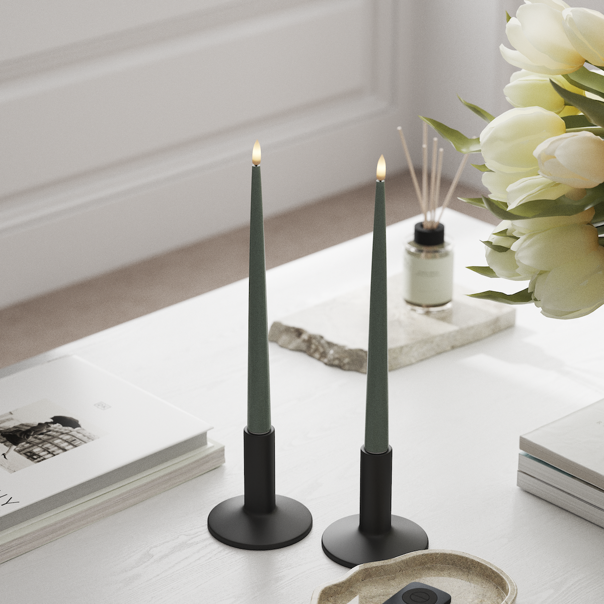 Deluxe Homeart LED Kertelys med Lak, 2 stk 28 cm Salvie Grøn LED kertelys 1