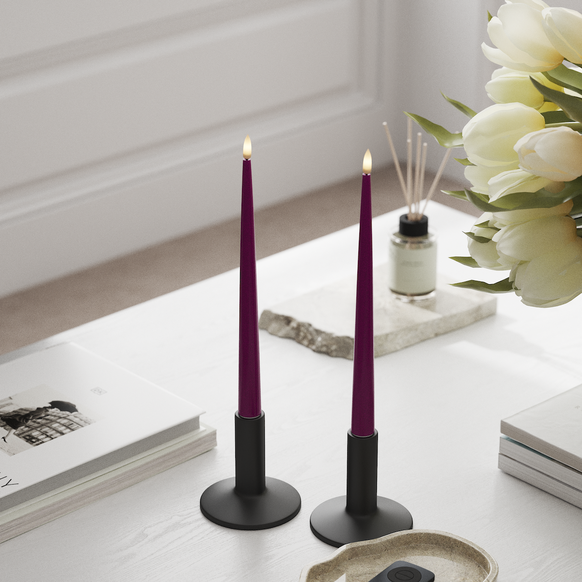 Deluxe Homeart LED světlo na svíčku s lakem, 2 kusy 28 cm Fialová LED světlo na svíčku 1