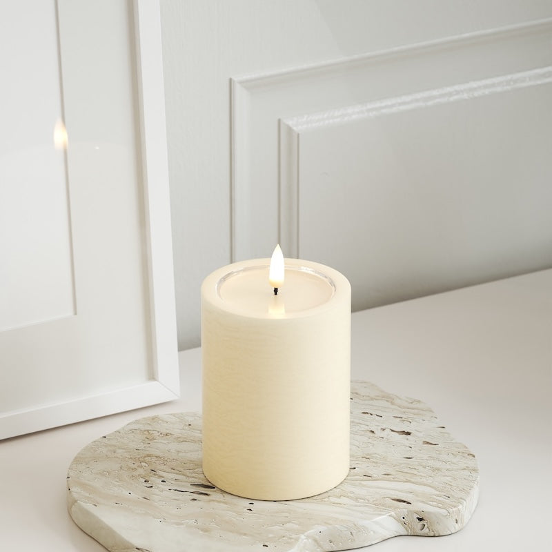 Unique Candles Unique LED blokové světlo D 7,5 x 10 cm Krémová