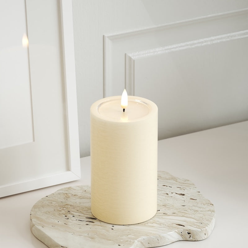 Unique Candles Unique LED blokové světlo D 7,5 x 12,5 cm Krémová